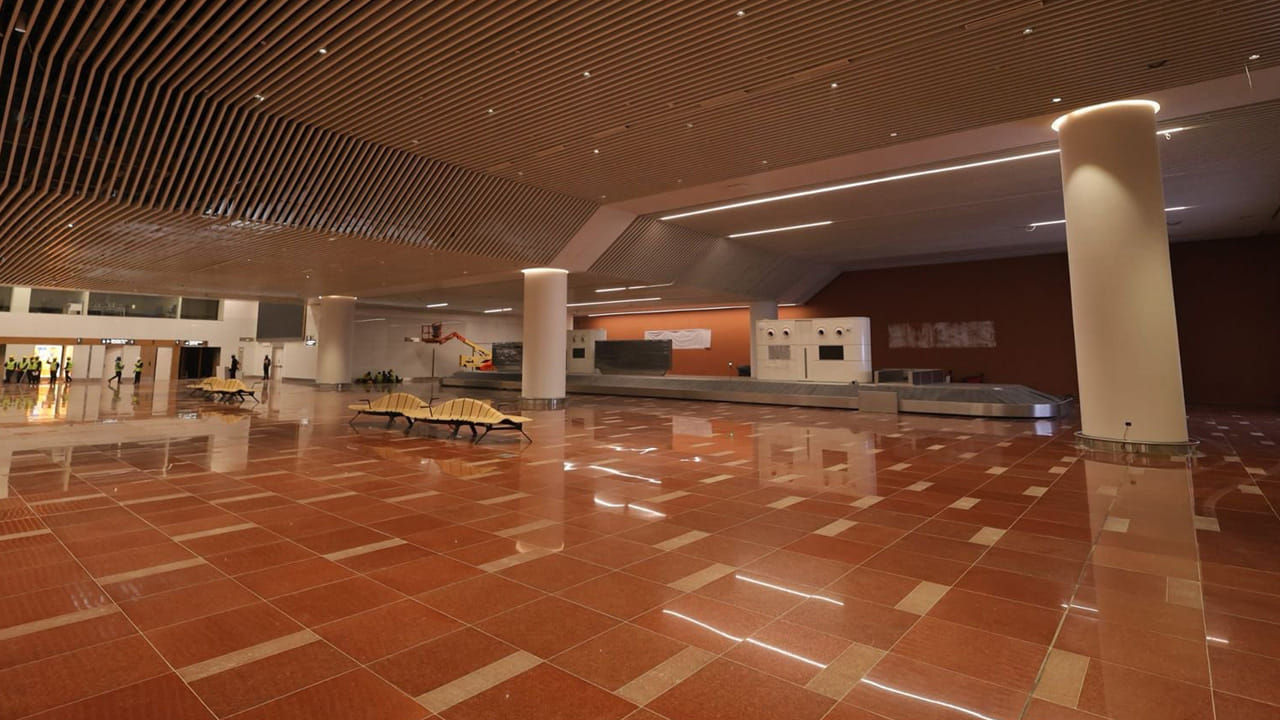 ఢిల్లీ ఎన్సీఆర్ కి ఎయిర్ కనెక్టివిటీ మరింత మెరుగుపడనుంది. ఢిల్లీ సరిహద్దులోని ఉత్తరప్రదేశ్‌ జేవార్‌లో నిర్మాణం జరుగుతున్న నోయిడా అంతర్జాతీయ విమానాశ్రయం మొదటి దశను ప్రధాని నరేంద్ర మోదీ మార్చి 28న అధికారికంగా ప్రారంభించనున్నారు. ఈ కార్యక్రమంలో భాగంగా ఉదయం 11:30 గంటలకు టెర్మినల్ భవనాన్ని సందర్శించి, మధ్యాహ్నం 12 గంటలకు విమానాశ్రయం మొదటి దశను ప్రారంభించి ప్రజలను ఉద్దేశించి ప్రసంగించనున్నారు. ఈ కార్యక్రమంలో కేంద్ర పౌర విమానయాన శాఖ మంత్రి రామ్మోహన్ నాయుడు UP ముఖ్యమంత్రి యోగి ఆదిత్యనాథ్ కూడా పాల్గొననున్నారు. 