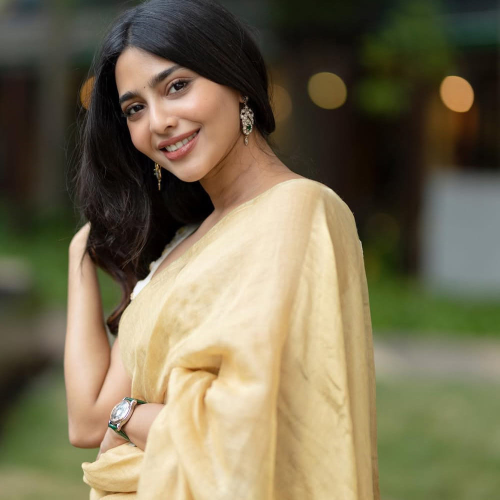 అయితే తెలుగులోనూ ఈ హీరోయిన్ చాలా పాపులర్. తమిళంలో సూపర్ హిట్ అయిన మట్టి కుస్తీ సినిమాను తెలుగులో విడుదల చేయగా భారీ విజయాన్ని అందుకుంది. ఇప్పుడు ఈ సినిమా పార్ట్ 2లోనూ నటిస్తుంది. ఈ సందర్భంగా గతంలో ఈ సినిమా గురించి ఐశ్వర్య చేసిన కామెంట్స్ ఇప్పుడు నెట్టింట వైరవలుతున్నాయి.