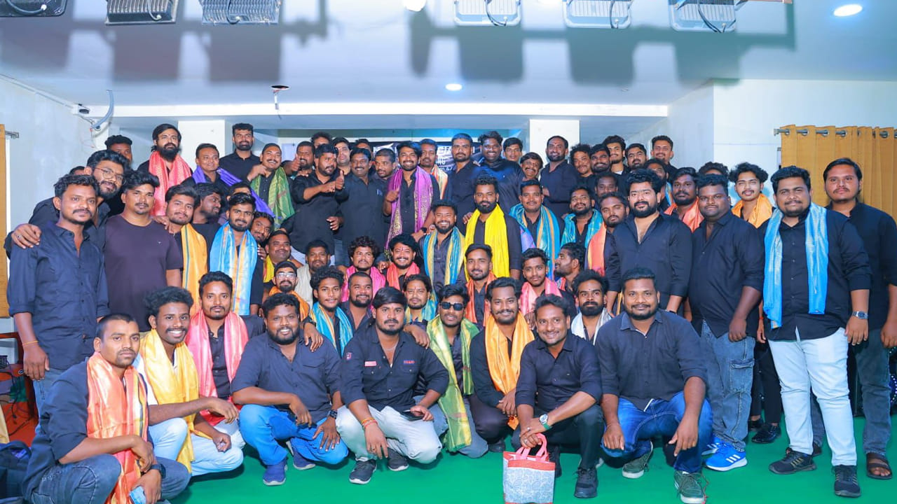 Allu Arjun: కరీంనగర్‌లో అల్లు అర్జున్ ఫ్యాన్స్ అసోసియేషన్ సమావేశం ...