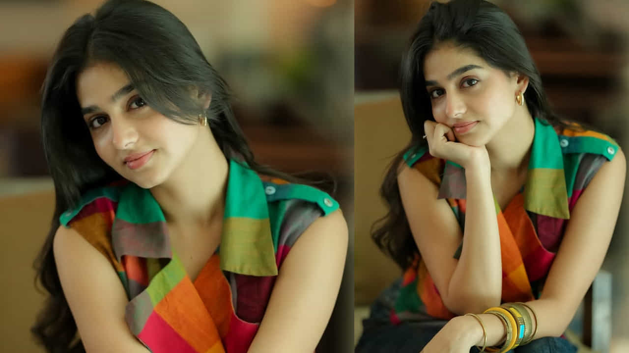 ప్రస్తుతం దక్షిణాదిలో రాణిస్తున్న కుర్ర హీరోయిన్లలో అనస్వర రాజన్ ఒకరు. మలయాళంలో బాలనటిగా తెరంగేట్రం చేసిన ఈ అమ్మడు ప్రస్తుతం కథానాయికగా సంచలనాలు సృష్టిస్తుంది. మలయాళంలోనే కాకుండా తమిళం, తెలుగు భాషలలోనూ ఈ అమ్మడు వరుస అవకాశాలు అందుకుంటుంది.