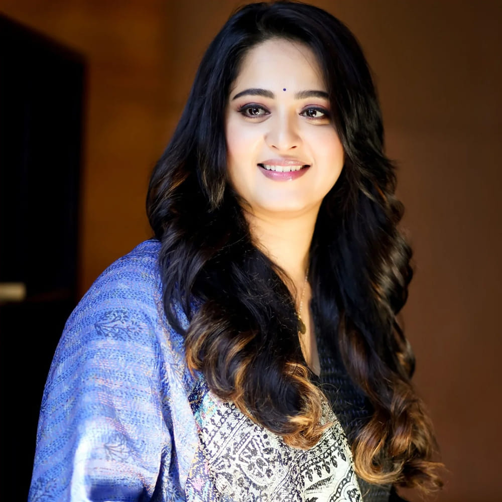 అయితే, సినిమా గురించి ఎటువంటి అవగాహన లేకపోవడం, తన సిగ్గు స్వభావం కారణంగా పూరి జగన్నాథ్‌ను కలవడానికి మొదట వెనుకాడారు. తాను అబద్ధం చెప్పి కాల్ చేయకుండా తప్పించుకున్నానని ఆమె గుర్తు చేసుకున్నారు. చివరికి, స్నేహితుల ప్రోద్బలంతో పూరి జగన్నాథ్‌ను కలిసినప్పుడు, తన వద్ద పోర్ట్‌ఫోలియో లేదని, కేవలం ఒక పాస్‌పోర్ట్ సైజు ఫోటో మాత్రమే ఇచ్చానని ఆమె వివరించారు. పూరి జగన్నాథ్ ఆ ఫోటోను చూసి, తనను చూసి చిరునవ్వి, "కాల్ చేస్తాను" అని చెప్పి వెళ్లారని అనుష్క తెలిపారు.