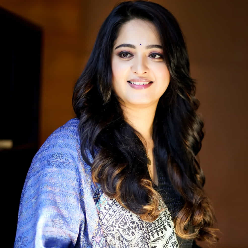 అయితే, సినిమా గురించి ఎటువంటి అవగాహన లేకపోవడం, తన సిగ్గు స్వభావం కారణంగా పూరి జగన్నాథ్ను కలవడానికి మొదట వెనుకాడారు. తాను అబద్ధం చెప్పి కాల్ చేయకుండా తప్పించుకున్నానని ఆమె గుర్తు చేసుకున్నారు. చివరికి, స్నేహితుల ప్రోద్బలంతో పూరి జగన్నాథ్ను కలిసినప్పుడు, తన వద్ద పోర్ట్ఫోలియో లేదని, కేవలం ఒక పాస్పోర్ట్ సైజు ఫోటో మాత్రమే ఇచ్చానని ఆమె వివరించారు. పూరి జగన్నాథ్ ఆ ఫోటోను చూసి, తనను చూసి చిరునవ్వి, "కాల్ చేస్తాను" అని చెప్పి వెళ్లారని అనుష్క తెలిపారు.