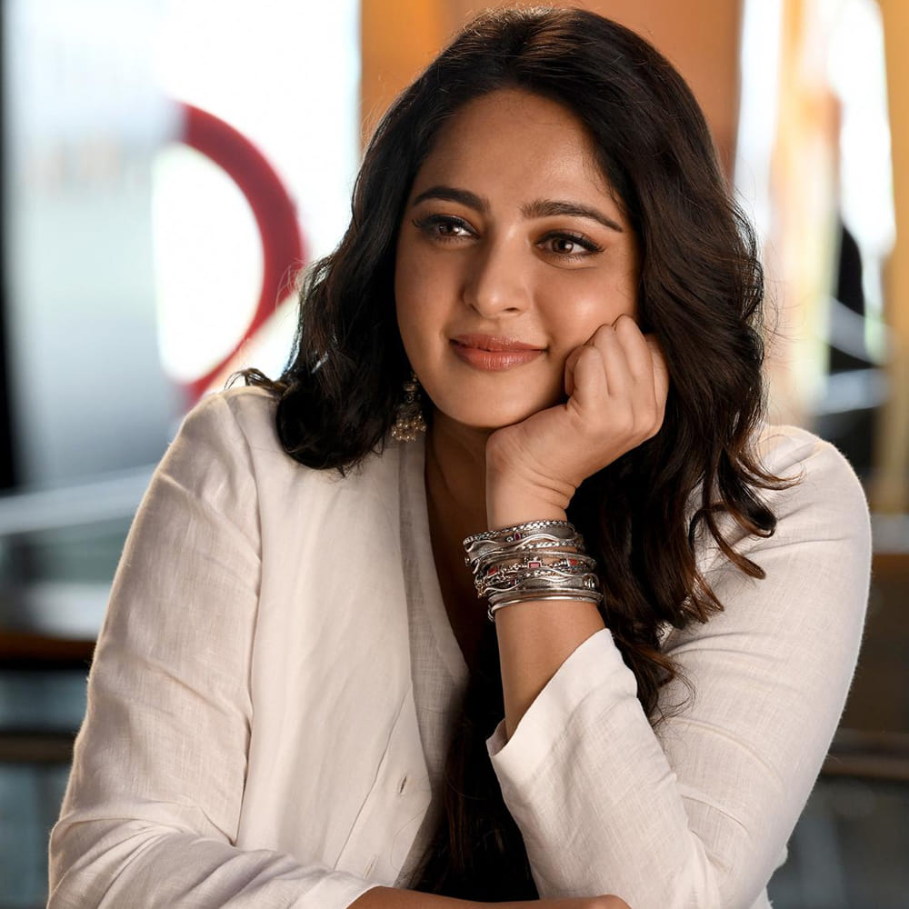 తర్వాతి రోజు హైదరాబాద్ వచ్చి ఆడిషన్ ఇవ్వమని పిలిచారు. అయితే తనకు యోగా క్లాసులు ఉన్నందున, వెంటనే రాలేక శుక్రవారం వస్తానని చెప్పడంతో, అది దురహంకారంగా భావిస్తారేమోనని ఒక స్నేహితురాలు సూచించారు. ఇది తనకు తెలియదని, తన బాధ్యతగా మాత్రమే భావించానని అనుష్క అన్నారు. గురువారం సాయంత్రం మళ్లీ పూరి జగన్నాథ్ ఫోన్ చేసి, క్లాసులు అయిపోయాక రమ్మనడంతో తాను హైదరాబాద్‌కు బయలుదేరారు.