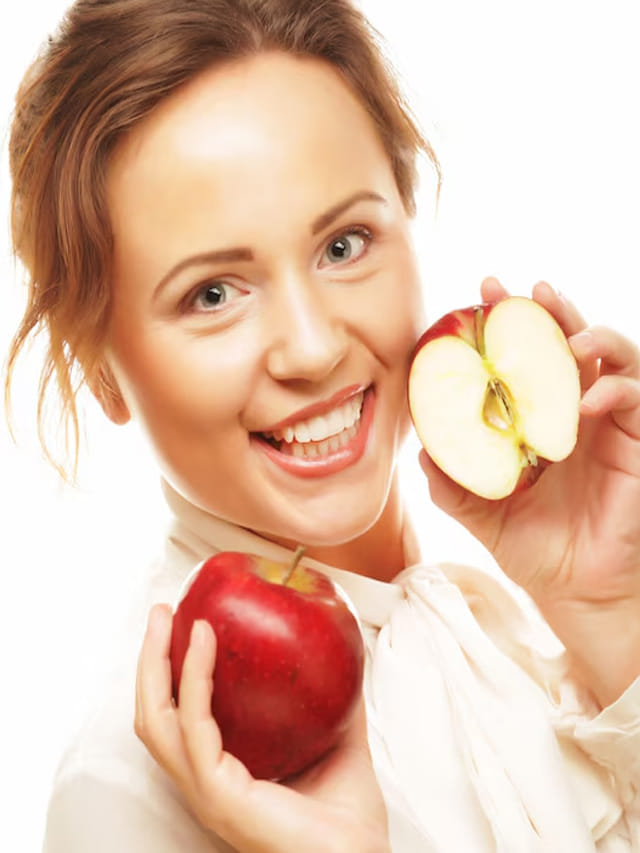 ఆపిల్ - తేనె ఫేస్ ప్యాక్‌తో మెరిసే చర్మం మీ సొంతం!