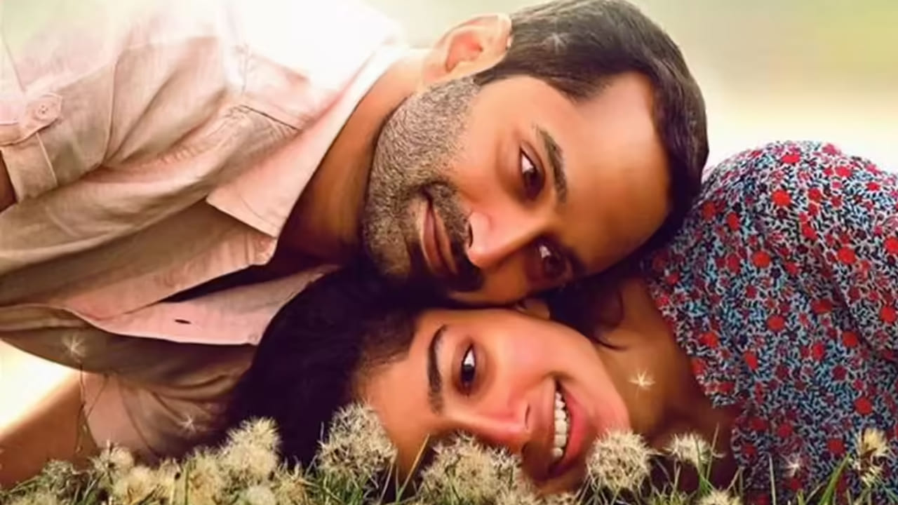 ఆ సినిమా పేరు అతిరన్. మలయాళంలో తెరకెక్కించిన ది బెస్ట్ సస్పెన్స్ థ్రిల్లర్ సినిమాల్లో ఇది ఒకటి.. నటుడు ఫహద్ ఫాజిల్ హీరోగా నటించిన ఈ చిత్రంలో సాయి పల్లవి కథానాయికగా నటించింది. ఈ చిత్రానికి డైరెక్టర్ వివేక్ దర్శకత్వం వహించగా.. 2019 ఏప్రిల్ 12న థియేటర్లలో విడుదలైంది