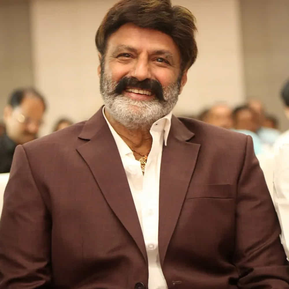 ఇటీవల వరుసగా 5 సినిమాలతో రూ.100 కోట్లపైగా కలెక్షన్స్ రాబట్టారు. ఇటీవలే కేంద్ర ప్రభుత్వం ప్రకటించిన పద్మ భూషణ్ అవార్డ్ సైతం స్వీకరించారు. ఇదిలా ఉంటే బాలకృష్ణ కొత్త సినిమా గురించి ఓ ఆసక్తికర న్యూస్ సోషల్ మీడియాలో వైరల్ అవుతుంది.