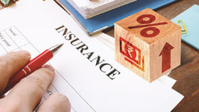 బ్యాంక్‌ అధికారుల ఇన్సూరెన్స్‌ వేధింపుల వెనుక అసలు కారణం!