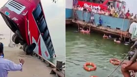 నదిలోకి దూసుకెళ్లిన బస్సు.. 16 మంది మృతి!