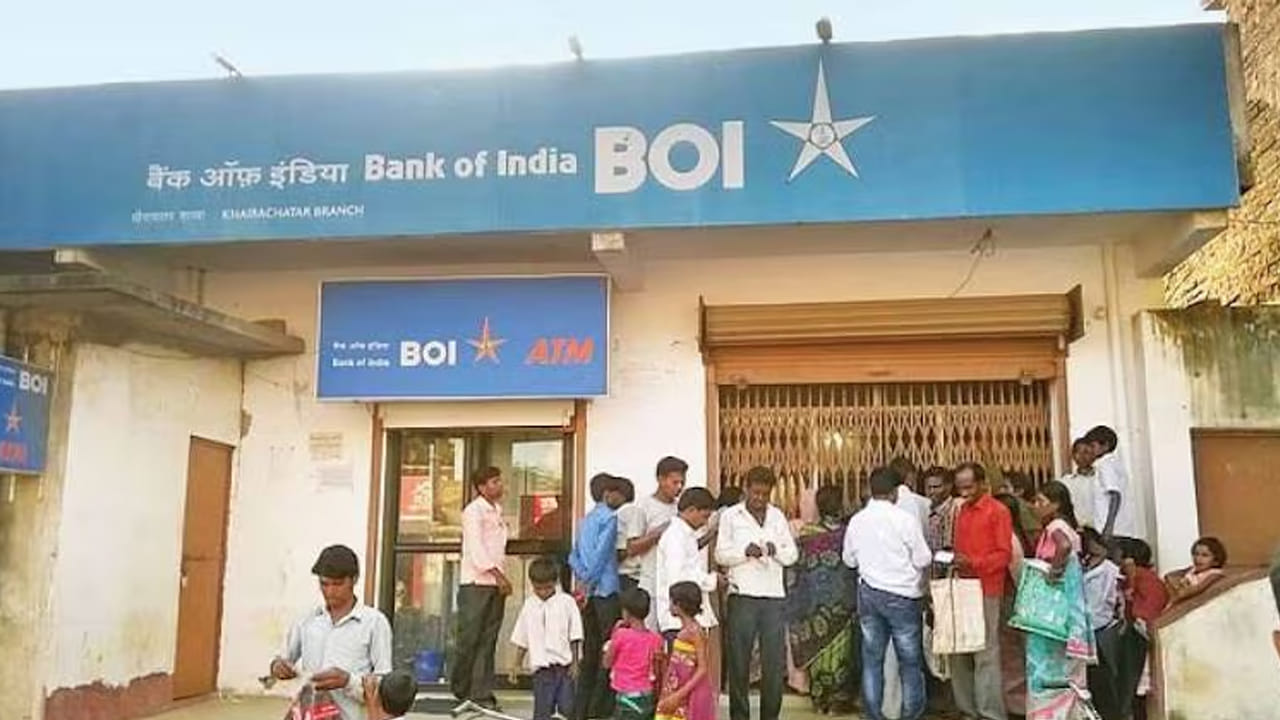 ఇక మార్చి 28వ తేదీన నాల్గొ శనివారం, మార్చి 29న ఆదివారం రానున్నాయి. ఇక మార్చి 31వ తేదీన మహావీర్ జయంతి సందర్భంగా ఢిల్లీ, బీహార్, ఛత్తీ్స్ గఢ్, యూపీ, పశ్చిమబెంగాల్, రాజస్థాన్, కర్ణాటక, మధ్యప్రదేశ్, గుజరాత్, మహారాష్ట్ర, ఝార్ఖండ్ రాష్ట్రాల్లో బ్యాంకులు బంద్ కానున్నాయి.