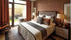 పొరపాటున కూడా ఈ 4 వస్తువులను బెడ్‌రూమ్‌లో పెట్టకండి.. లేదంటే..