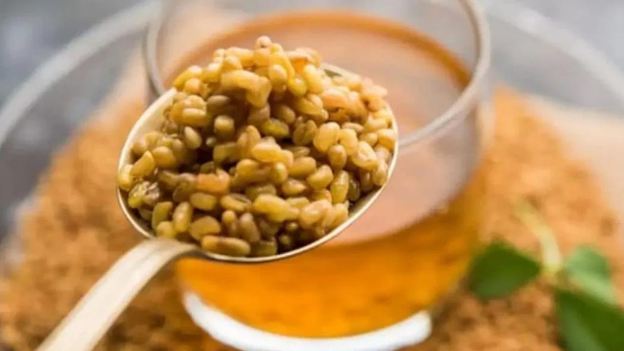 అంతేకాకుండా, మెంతులు కండరాల నొప్పుల నుంచి ఉపశమనాన్ని అందిస్తాయి. ఇన్ని ఆరోగ్య ప్రయోజనాలు కలిగిన మెంతులను రోజువారీ ఆహారంలో భాగం చేసుకోవడం ఎంతో మంచిదని ఆయుర్వేద నిపుణులు చెబుతున్నారు. మెంతులను ఆహార పదార్థాల్లో ఉపయోగించడంతోపాటు.. మెంతులను నీటిలో నానబెట్టి తీసుకోవచ్చు..