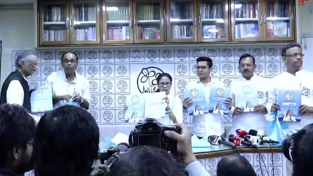 గుడ్‌న్యూస్.. మహిళలకు 1500 రూపాయలు, నిరుద్యోగులకు పాకెట్ మనీ.. పోటా పోటీ హామీల వర్షం..!