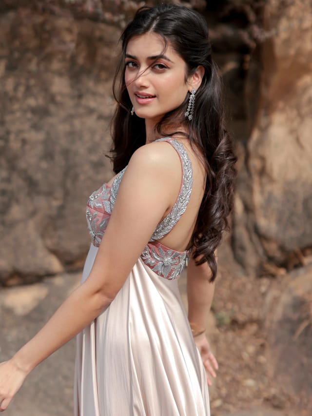 భాగ్యశ్రీ బోర్సే స్పీడ్ కు బ్రేకులు.. చేతిలో ఒకే ఒక్క సినిమా