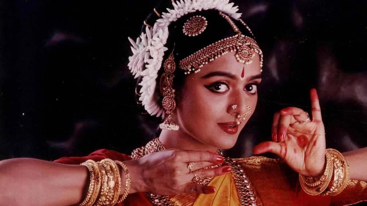 'ఏప్రిల్ 1 విడుదల' చిత్రంలోని భాగ్యం పాత్రను ఉదాహరణగా చూపిస్తూ, ఎక్కడా అసభ్యత లేకుండానే ఆ పాత్రలో ఒక ప్రత్యేకమైన ఫీల్ ఉంటుందని వివరించారు. 'సితార' చిత్రానికి జాతీయ అవార్డు వచ్చినప్పటి అనుభవాలను ఆయన గుర్తు చేసుకున్నారు. అప్పట్లో ప్రెసిడెంట్ ఆఫ్ ఇండియా చేతుల మీదుగా అవార్డు అందుకోవడం గొప్ప అనుభూతి అని అన్నారు. 