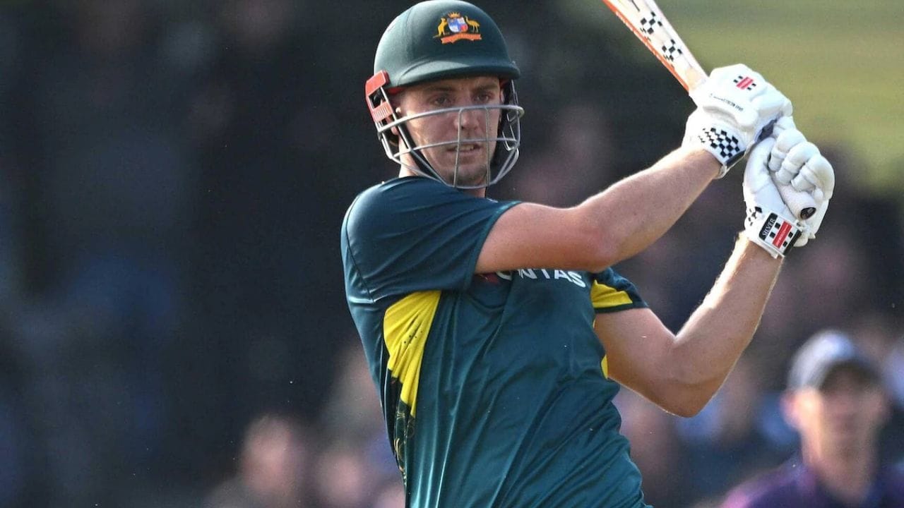 2. కామెరాన్ గ్రీన్: రూ. 25.20 కోట్ల భారీ ధరకు కేకేఆర్ సొంతం చేసుకున్న కామెరాన్ గ్రీన్, జట్టులో అత్యంత కీలకమైన ఆల్‌రౌండర్. ఇటీవల షెఫీల్డ్ షీల్డ్‌లో సెంచరీతో ఫామ్‌లోకి వచ్చిన గ్రీన్, అటు బ్యాట్‌తోనూ, ఇటు బంతితోనూ మ్యాచ్‌ను మలుపు తిప్పగలడు. ఐపీఎల్‌లో ఇప్పటికే మంచి సగటుతో పరుగులు సాధించిన ఇతను, మిడిల్ ఆర్డర్‌లో జట్టుకు కొండంత అండ.