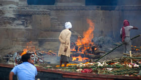 గరుడపురాణం రహస్యాలు.. అంతిమ సంస్కారాలు కూతుళ్లు చేస్తే ఏమవుతుంది?