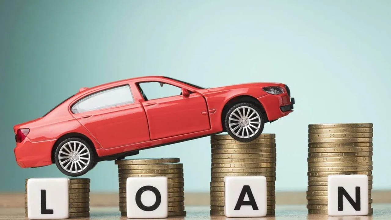 Car Loan: కారు కొనాలని ప్లాన్ చేస్తున్నారా? తక్కువ వడ్డీకి లోన్లు ఇచ్చే బ్యాంక్‌లు ఇవే!