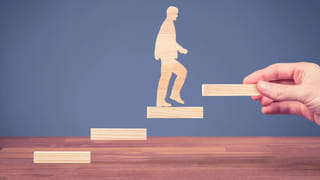 ఇప్పుడే కెరీర్ స్టార్ట్ చేయండి: ఫ్రెషర్స్ కోసం టాప్ జాబ్స్.. డిగ్రీ లేకపోయినా..!