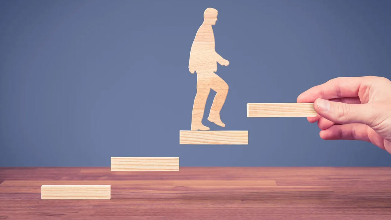 Career Growth Tips: జీవితంలో సక్సెస్ కావాలా? అయితే ఈ టిప్స్ మిస్ అవొద్దు..!