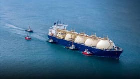 తీరనున్న గ్యాస్ కష్టాలు.. భారత్ చేరుకుంటున్న LPG నౌకలు..!
