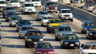 Gas Cylinder Prices: గ్యాస్ సిలిండర్లపై మరో పిడుగులాంటి వార్త.. త్వరలో మరోసారి ధరలు పెంపు..! ఏ క్షణమైనా..