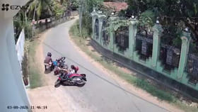 చైన్ తెంచేసి పారిపోతుండగా.. వీడికి చూడండి ఏమైందో..