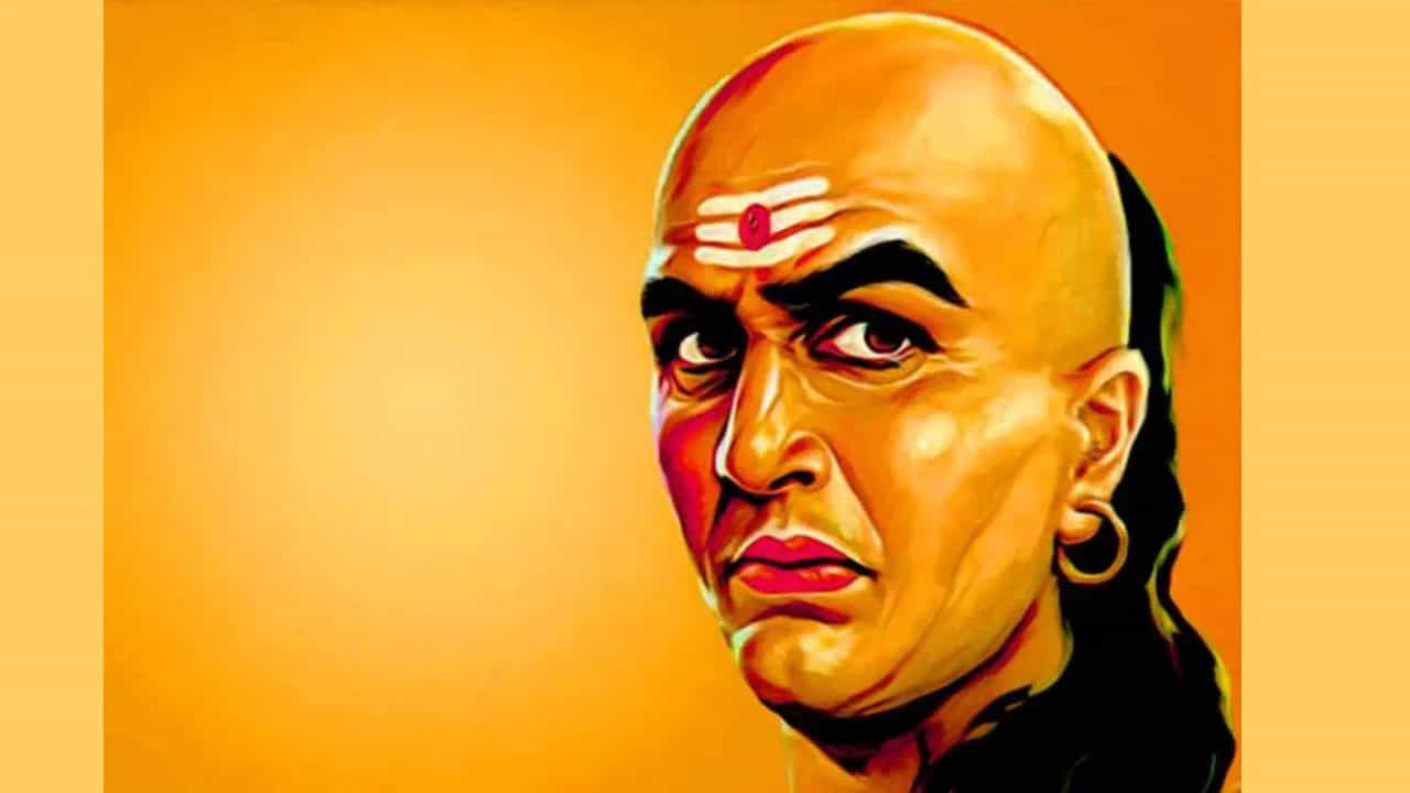 ఆర్థిక ప్రణాళిక కూడా అత్యంత ముఖ్యం. డబ్బును వృధా చేయకుండా, సురక్షితంగా నిల్వచేసి, పెట్టుబడుల ద్వారా పెంచుకోవడం అవసరం. ఆర్థిక క్రమశిక్షణ ఉంటే మన అదృష్టం ప్రకాశిస్తుంది, లేకపోతే నిరుద్యోగత, పేదరికం ఎదురవుతుంది.