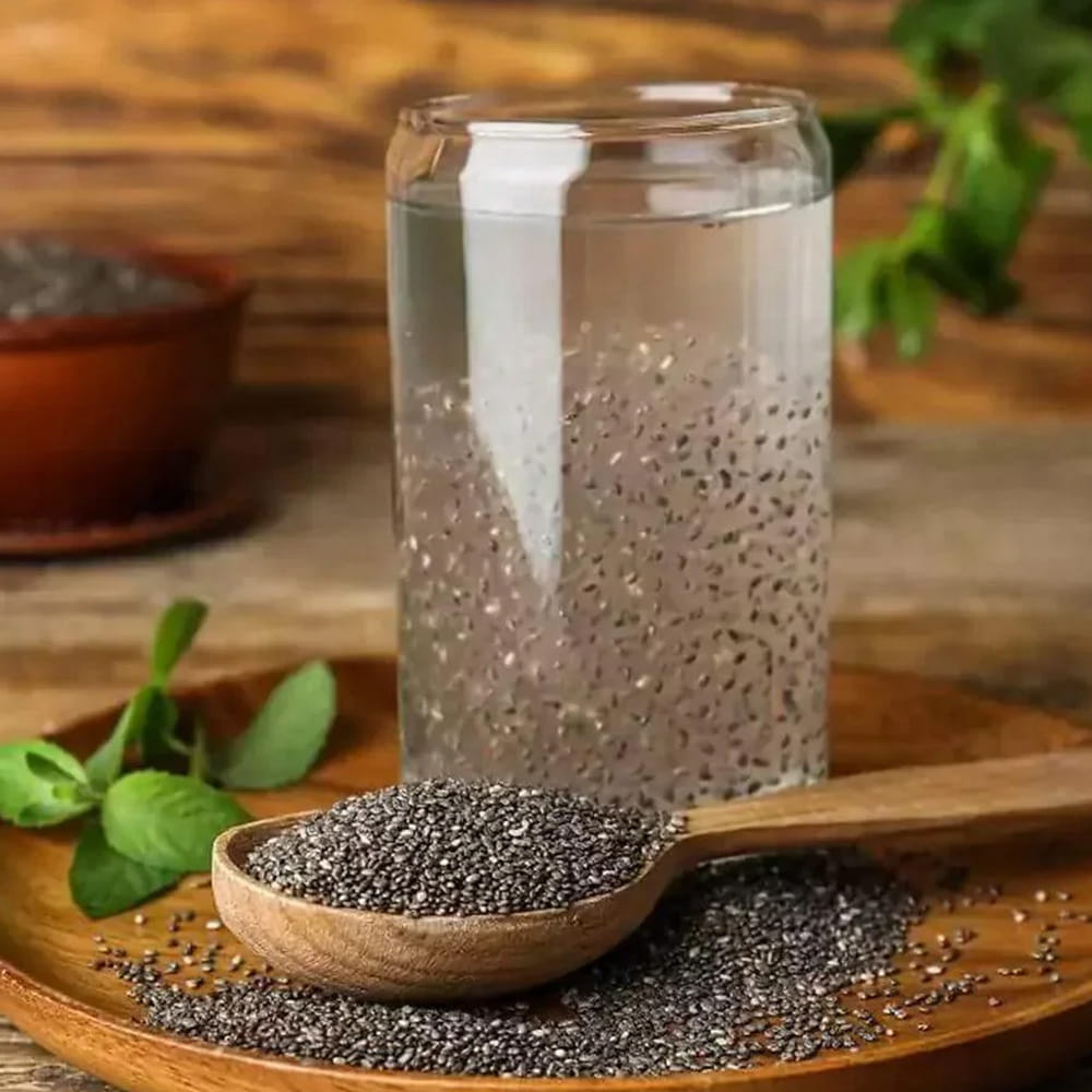 ఎవరు చియా సీడ్స్ తీసుకోవచ్చు ?? ఆరోగ్యవంతమైన పెద్దలు, మితమైన మోతాదులో, వైద్యుని సలహా మేరకు తీసుకోవచ్చు. ఫైబర్ అవసరమయ్యేవారు, ప్రోటీన్ కోసం చూస్తున్న శాఖాహారులు, మరియు జిమ్ వెళ్లేవారు పరిమితికి లోబడి తీసుకోవచ్చు.
