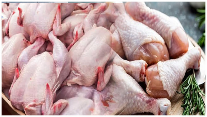 మాంసం ప్రియులకు బ్యాడ్‌న్యూస్‌.. కిలో చికెన్‌ ధర రూ.400