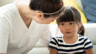 భోజనం చేస్తూ నీరు తాగితే ప్రమాదమా..? వైద్యులు ఏం చెబుతున్నారంటే..?