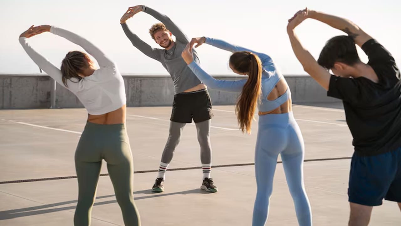 బరువు నియంత్రణ:  అధిక బరువు ఉన్నవారికి మెట్లు ఎక్కేటప్పుడు శరీరాన్ని పైకి నెట్టడానికి ఎక్కువ శక్తి అవసరమవుతుంది, దీనివల్ల త్వరగా ఆయాసం వస్తుంది. సమతుల్య ఆహారం ద్వారా బరువును అదుపులో ఉంచుకోవడం చాలా ముఖ్యం.