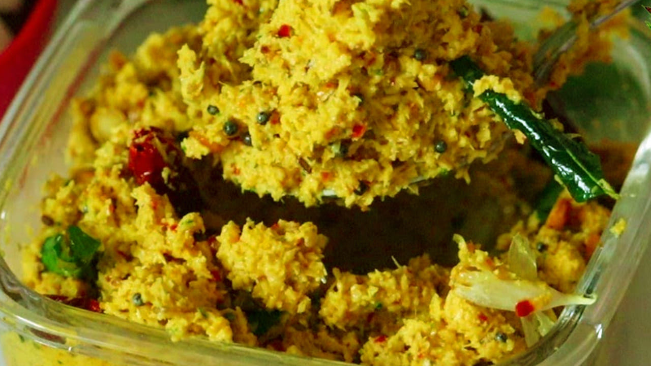 పచ్చి కొబ్బరి, ఎండు మిర్చితో చేసిన చట్నీ తింటే నాన్ వెజ్ కూరలు కూడా సరిపోవు.ఈ పచ్చడిని ఎక్కువగా అన్నం, ఇడ్లీ, దోసల్లోకి తింటారు. అంతేకాదు, అన్నంలోకి కూడా తింటారు. మరి, ఇంకెందుకు లేట్ ఎలా చేయాలో ఇక్కడ చూద్దాం..