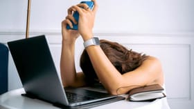 ‘బెడ్ రాటింగ్’ ట్రెండ్..! బర్న్ అవుట్ నుండి బయటపడటం ఎలా?