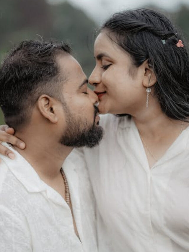 మీ ఫస్ట్ కిస్ ఎవరికి పెట్టారో తెలుసా? ఇదే మీ క్యారెక్టర్ రివీల్ చేస్తుంది!