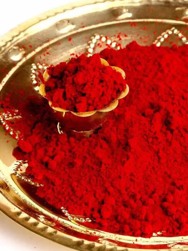 కుంకుమ కింద పడటం శుభమా? అశుభమా?