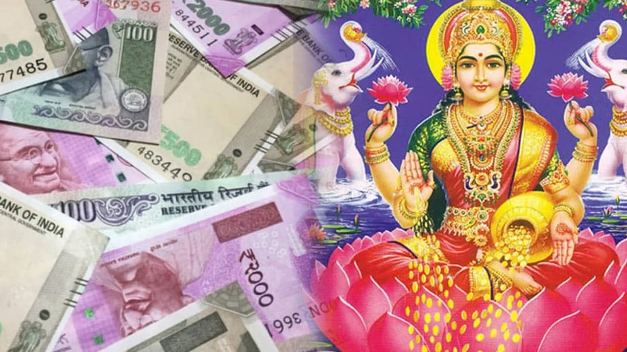 వాస్తు శాస్త్రంలో ఇతర దిక్కులకు కూడా ప్రాముఖ్యత ఉంది. తూర్పు, దక్షిణానికి మధ్య ఆగ్నేయ మూల ఉంటుంది. దీనికి అధిపతి అగ్ని దేవుడు, కాబట్టి వంటగది ఎప్పుడూ ఆగ్నేయంలోనే ఉండాలి. ఉత్తరానికి, తూర్పుకు మధ్య ఈశాన్య మూల ఉంటుంది. ఈశాన్యం వైపు దేవుడి గది మాత్రమే ఉండాలి. ఈశాన్యంలో ఎక్కువ బరువులు పెట్టకూడదు, ఇది తేలికగా ఉండాలి. నైరుతిలో బరువు ఎక్కువగా ఉండాలి, ఈశాన్యంలో బరువు తక్కువగా ఉండాలి అనే ఈ రెండు సూత్రాలను పాటించడం ఐశ్వర్యాన్ని ప్రసాదిస్తుంది. ఈశాన్యంలో ఉండే పూజ గది, నైరుతిలో ఉంచిన బీరువా రెండూ ఐశ్వర్యాన్ని అందిస్తాయని వాస్తు పండితులు చెబుతారు. అందుకని, ఈ సూచనలను జాగ్రత్తగా పాటించి బీరువాను ఏర్పాటు చేసుకోవడం శ్రేయస్కరమని జ్యోతిష్యులు చెబుతున్నారు. 