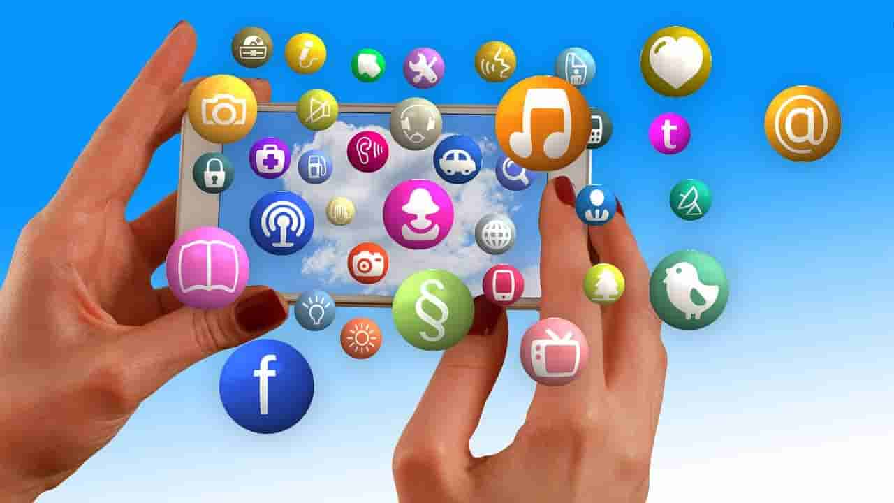 సోషల్ మీడియా యూజర్స్కి బిగ్ అలర్ట్.. మారుతున్న డిజిటల్ ఫ్లాట్పామ్ రూల్స్.. బీకేర్ఫుల్..!