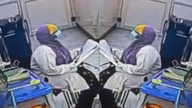 చేతిలో స్టెతస్కోప్, ఒంటి మీద డాక్టర్ కోటు.. పైకి చూసి..