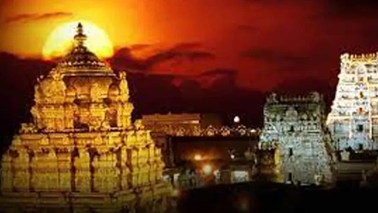 
అపవిత్ర కాలంగా గ్రహణ సమయం.. 

ఈ పురాణ విశ్వాసాల ఆధారంగా గ్రహణ సమయాన్ని అపవిత్రంగా భావించడం ప్రారంభమైంది. దేవతా విగ్రహాలపై ప్రతికూల ప్రభావం పడకూడదనే ఉద్దేశంతో గ్రహణానికి ముందు ఆలయాలను మూసివేస్తారు. గ్రహణం ముగిసిన తర్వాత ఆలయాన్ని శుద్ధి చేసి, విగ్రహాలకు అభిషేకం నిర్వహించిన అనంతరం పూజలను పునఃప్రారంభిస్తారు.
