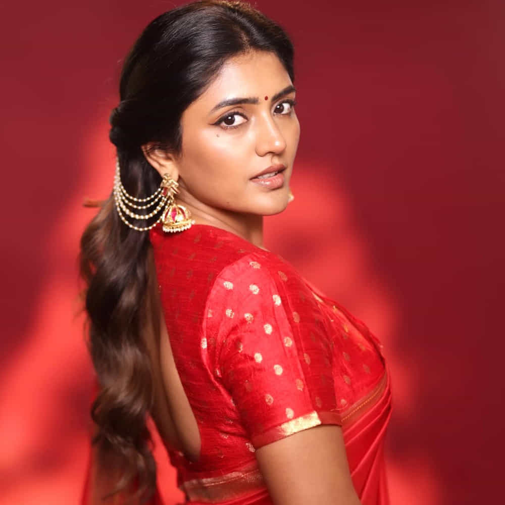 ఎన్టీఆర్ నటించిన అరవింద సమేత వీర రాఘవ మూవీలోనూ మెరిసింది. కానీ ఈ సినిమా హిట్ అయినప్పటికీ ఈషాకు అంతగా క్రేజ్ రాలేదు. ఆతర్వాత వెబ్ సిరీస్ ల్లోనూ నటించింది ఈ అందాల భామ. ఇక ఇటీవలే తరుణ్ భాస్కర్ తో కలిసి సినిమా చేసింది. కానీ ఈ సినిమా కూడా ఆకట్టుకోలేకపోయింది.