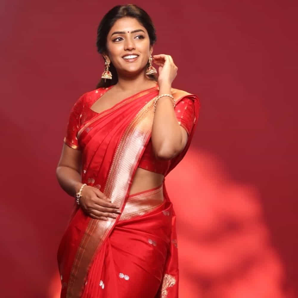 చిన్న చిన్న సినిమాల్లో నటిస్తూ మంచి గుర్తింపు తెచ్చుకున్న ఈ వయ్యారికి ఇప్పటివరకు సరైన బ్రేక్ మాత్రం రాలేదు. అలాగే పెద్ద స్టార్ హీరోల సినిమాల్లో సెకండ్ హీరోయిన్ గా కనిపించింది. ఒక్క హిట్ పడితే కెరీర్ టర్న్ అవుతుందని ఎదురుచూస్తుంది ఈ అందాల భామ.