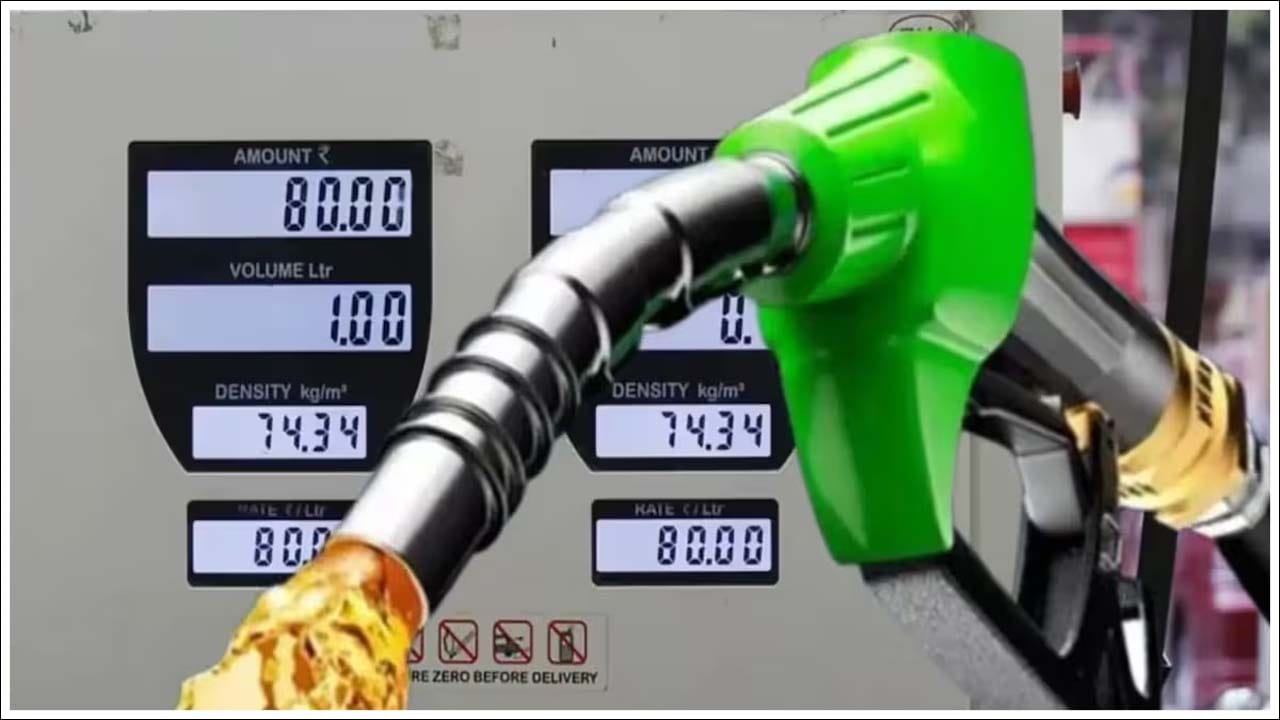  విమాన ఇంధనానికి కూడా కొరత లేదు: హార్ముజ్ జలసంధిపై ఆధారపడటాన్ని తగ్గించడానికి భారతదేశం తన ముడి చమురు దిగుమతులను వైవిధ్యపరిచే ప్రయత్నాలను ముమ్మరం చేసిందని వర్గాలు తెలిపాయి. విమానయాన రంగానికి విమానయాన ఇంధనం తగినంత లభ్యతను కల్పిస్తామని ప్రభుత్వం హామీ ఇచ్చింది. అలాగే ఇంధన సరఫరా అంతరాయాల గురించి ఆందోళనలను పూర్తిగా తోసిపుచ్చింది.