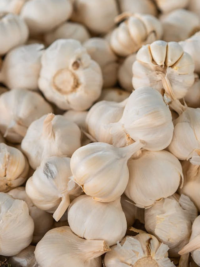 ఇమ్యూనిటీని పెంచే వెల్లుల్లి టీ.. ఎలా త‌యారు చేయాలంటే?