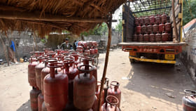 కిచెన్‌లోని గ్యాస్‌ సిలిండర్‌లో గ్యాస్‌ ఎంత ఉందో తెలుసుకోవాలా?