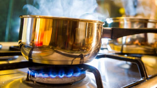 EPFO: ఈపీఎఫ్ వడ్డీపై పన్ను పడుతుందా..? రూల్స్ ఏం చెబుతున్నాయి..?