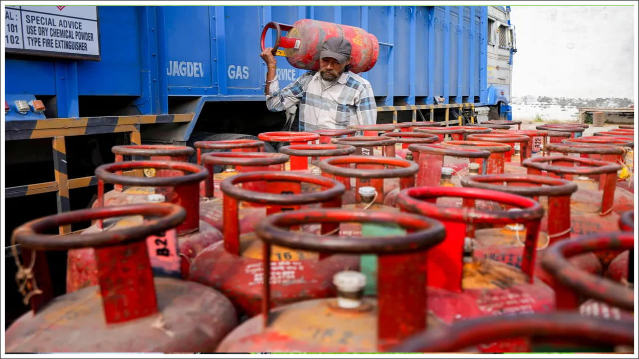 LPG Gas: భారీ దెబ్బ.. ఇక నుంచి వీరికి ఎల్పీజీ గ్యాస్ సిలిండర్లు నిషేధం.. ప్రభుత్వం సంచలన నిర్ణయం!