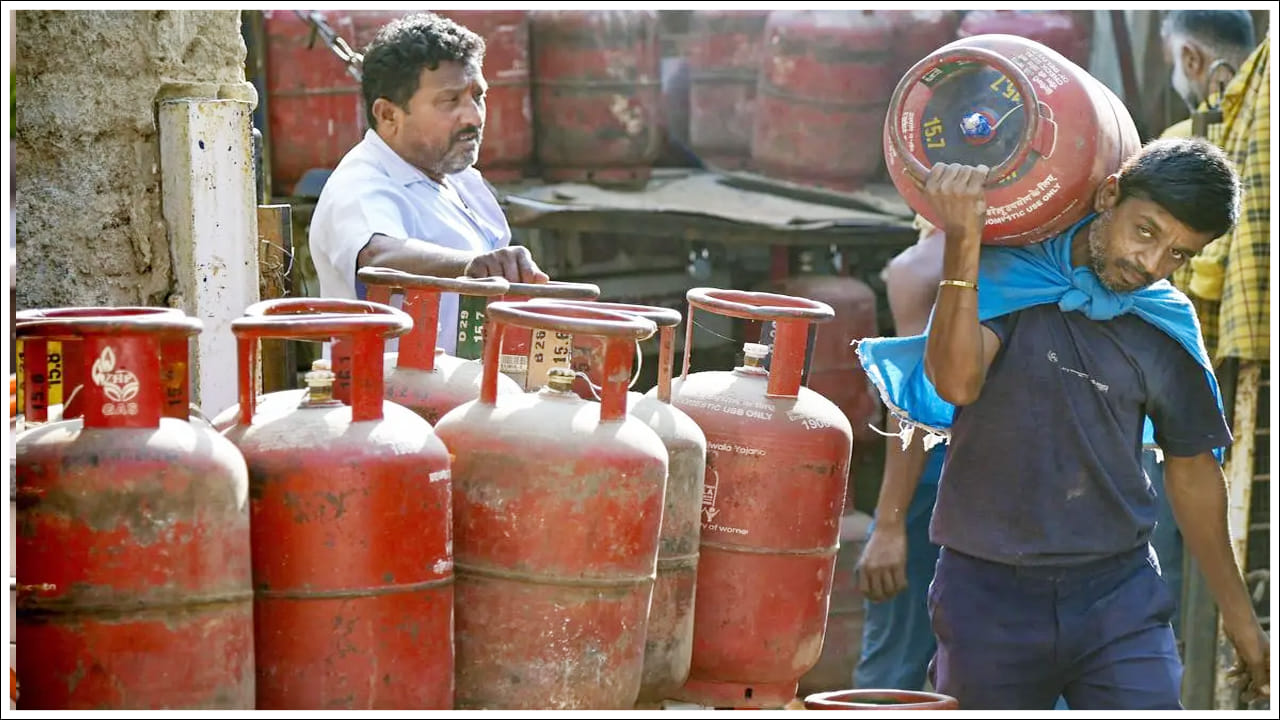 LPG Crisis: ఇదేందిరా నాయానా? 14 కేజీల సిలిండర్‌ ధర రూ.2800..!