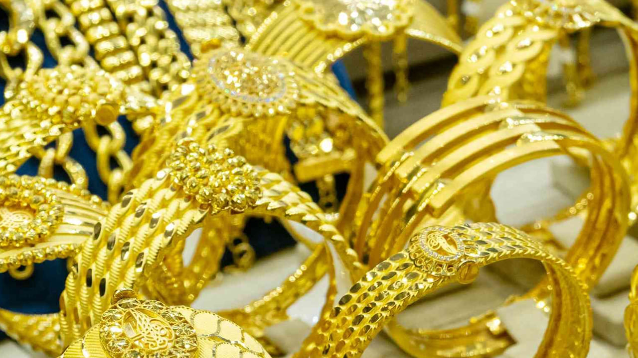 ఈ ఏడాదిలో మార్కెట్ కుప్పకూలుతుందని, దీనిని ముందు గమనించే పెట్టుబడిదారులు ప్రయోజనం పొందుతారని రాబర్ట్ కియోసాకి తెలిపారు. ముందుగానే సిద్దం కానివారు నష్టాలను ఎదుర్కొవాల్సి వస్తుందని హెచ్చరించారు. సరైన ఆస్తుల్లో పెట్టుబడులు పెట్టడానికి వ్యూహం రూపొందించుకోవాలని సూచించారు.