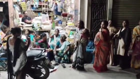 పేరుకు ఫ్యాన్సీ వ్యాపారం.. కానీ లోపల బంగారం తాకట్టు దందా!