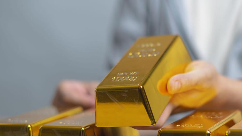 Gold Prices: కుప్పకూలిన బంగారం ధరలు.. గంటల్లోనే డౌన్.. ఇప్పుడు తులం ఎంత ఉందో చూడండి..